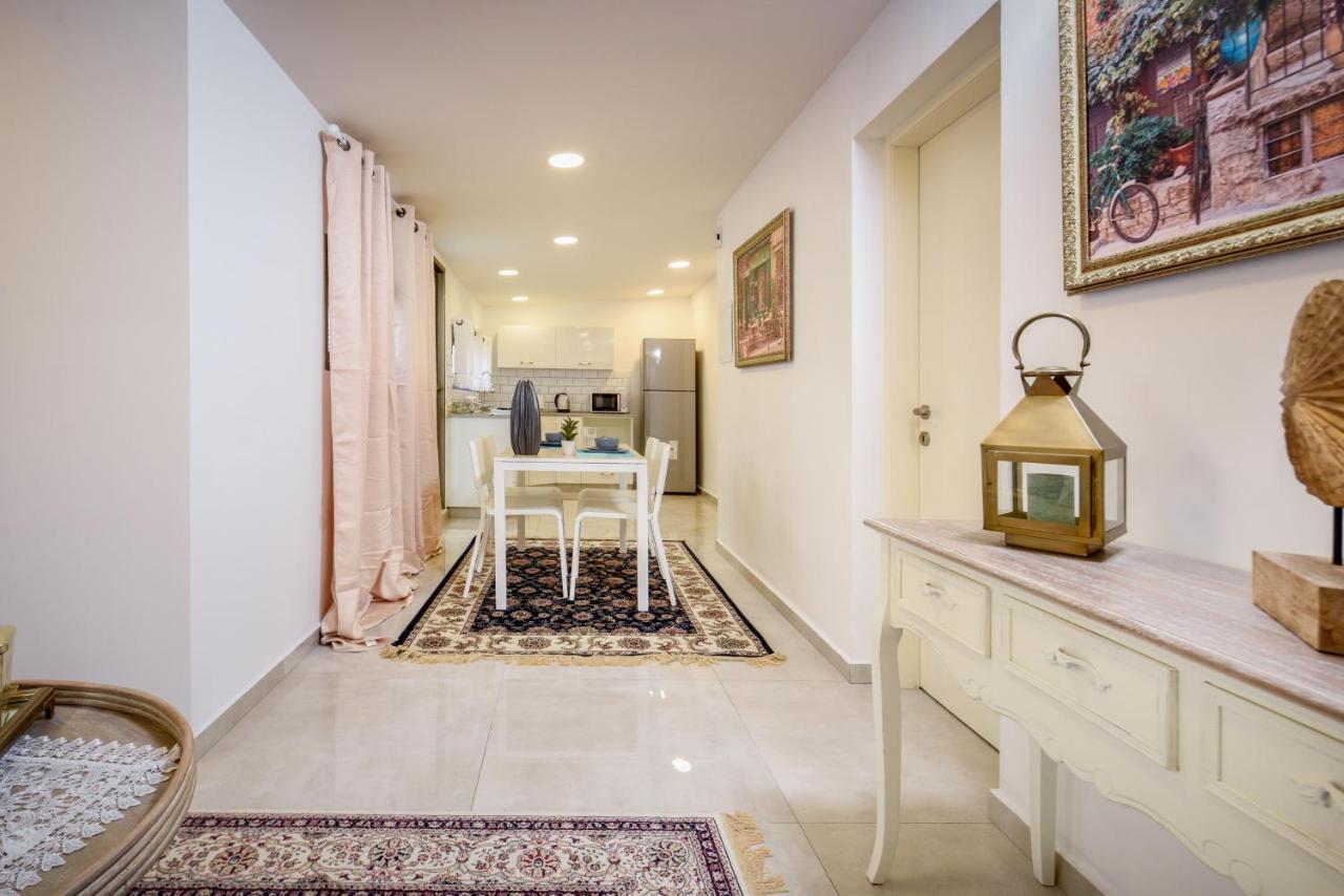 Ji Neve Tzedek Tel Aviv Aparthotel Buitenkant foto